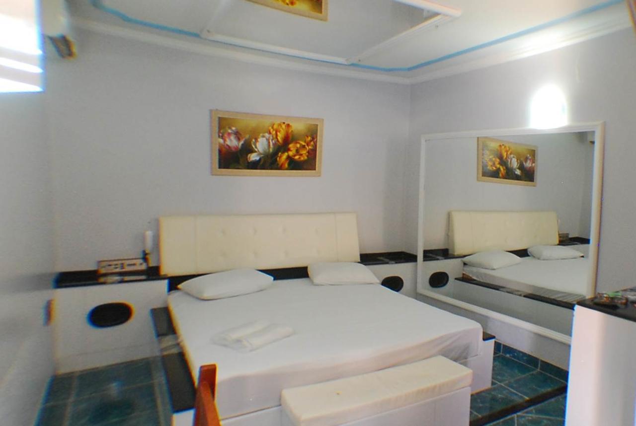 Castellu'S (Adults Only) Otel Pirassununga Dış mekan fotoğraf